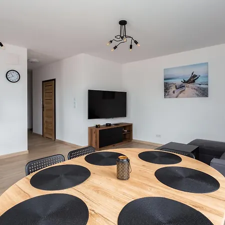 Sea Salt Spacious Apartment